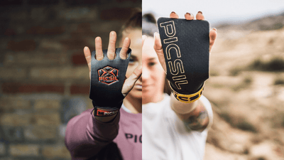 Dos atletas enseñando sus calleras son o sin agujeros